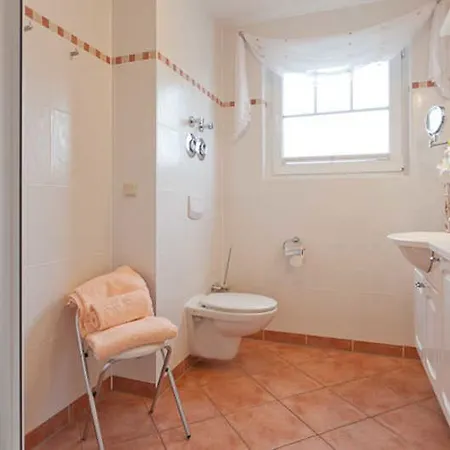 Neu Ferienappartement Mit Balkon I *