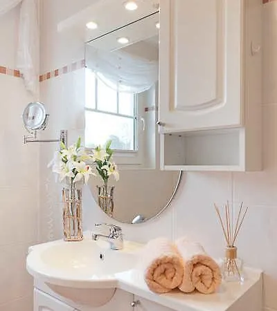 Neu Ferienappartement Mit Balkon I *