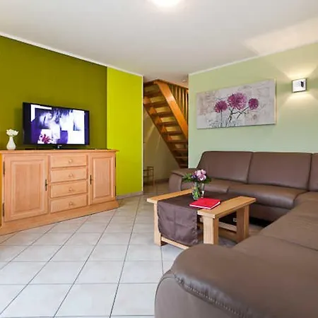 Apartmán Neu Ferienappartement Mit Balkon I *